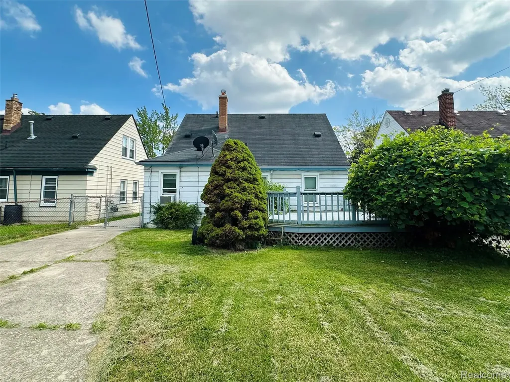 17629 Lincoln Avenue Eastpointe City MI 48021