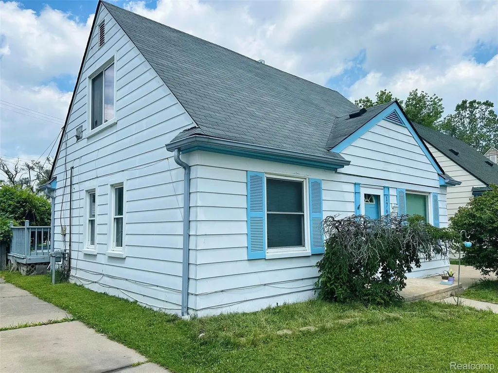 17629 Lincoln Avenue Eastpointe City MI 48021