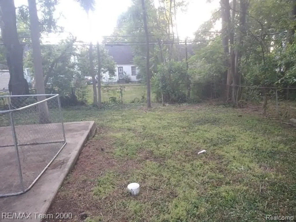 19749 Glastonbury Road Detroit City MI 48219