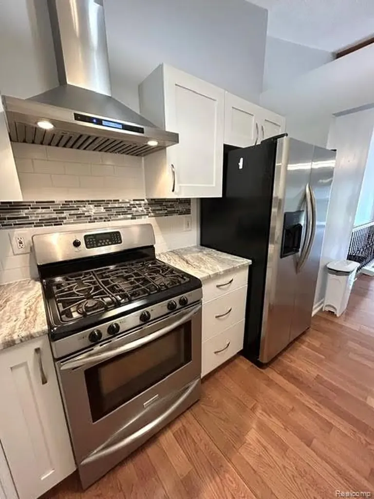 20557 Longwood Drive Clinton Charter Township MI 48038