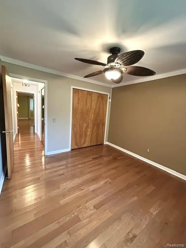 20557 Longwood Drive Clinton Charter Township MI 48038