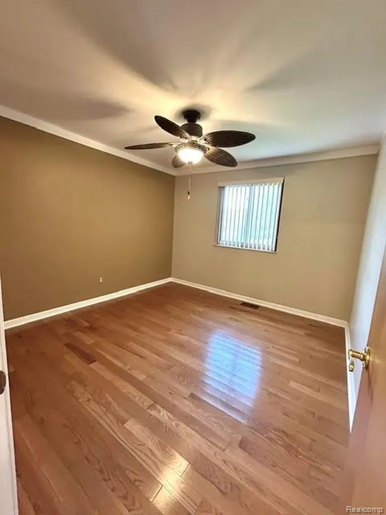 20557 Longwood Drive Clinton Charter Township MI 48038
