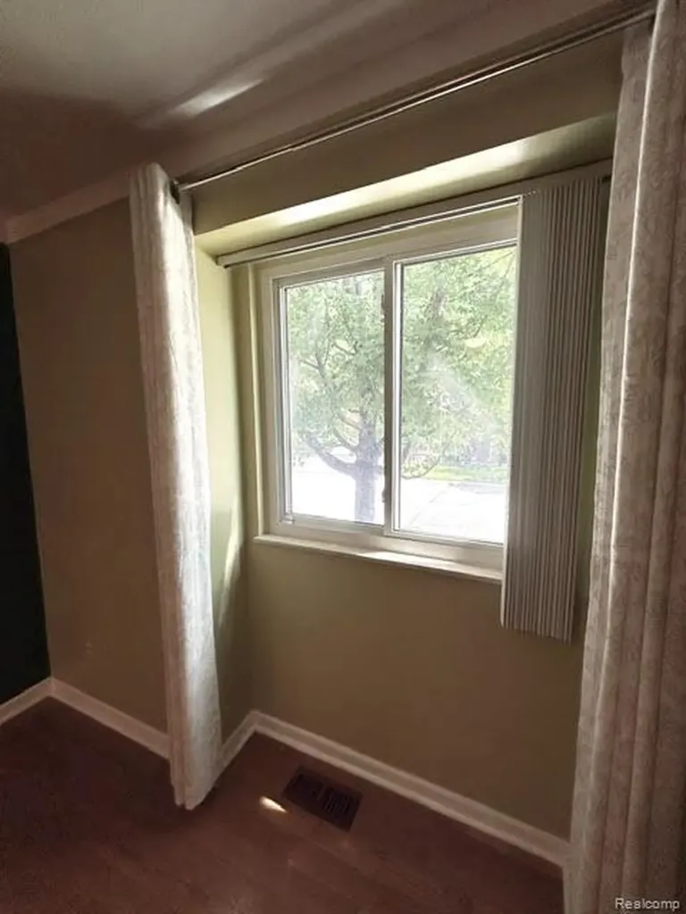 20557 Longwood Drive Clinton Charter Township MI 48038
