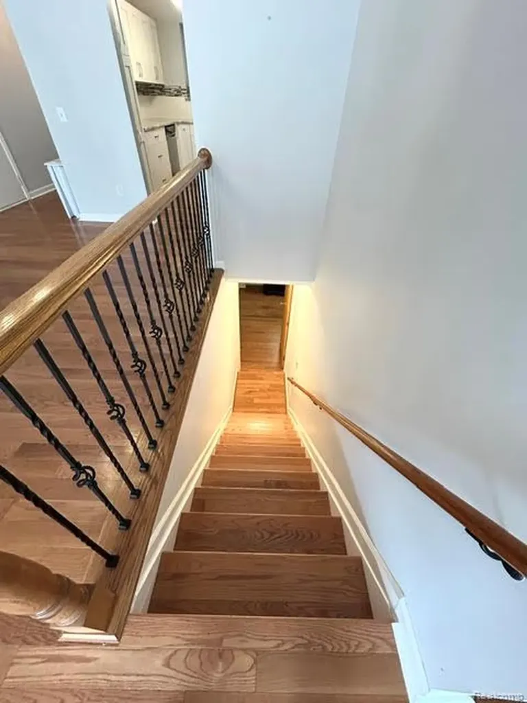 20557 Longwood Drive Clinton Charter Township MI 48038