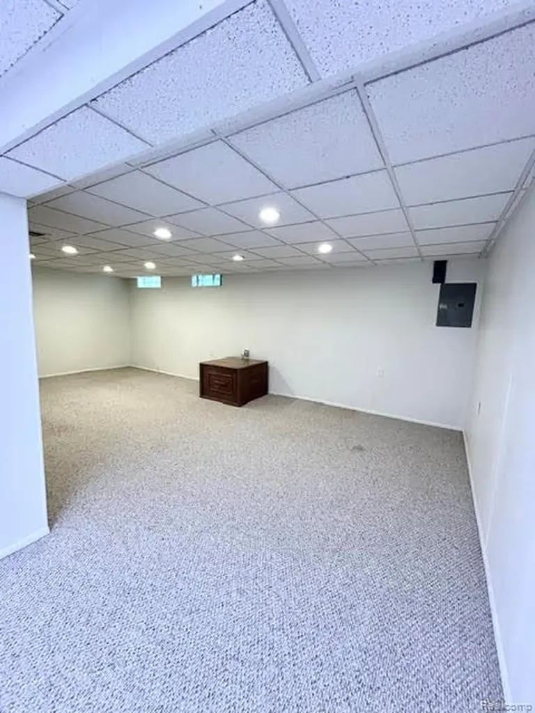 20557 Longwood Drive Clinton Charter Township MI 48038