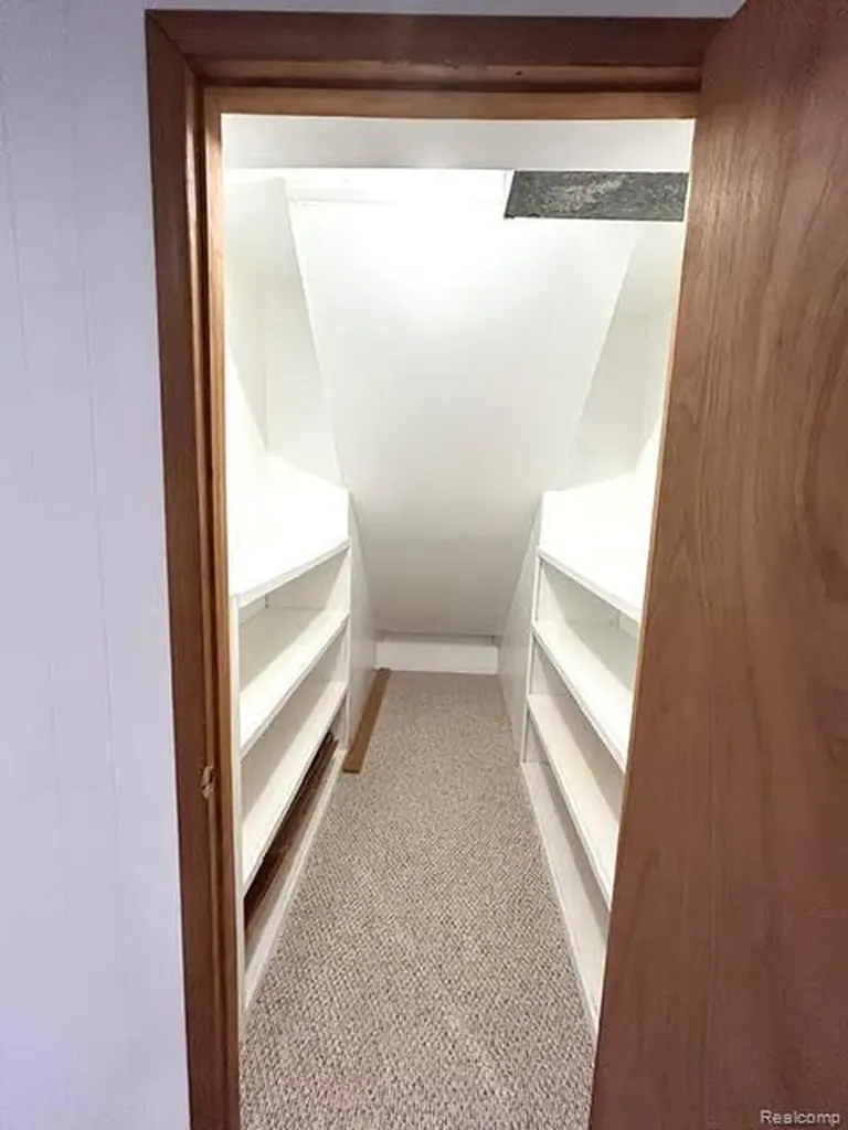 20557 Longwood Drive Clinton Charter Township MI 48038