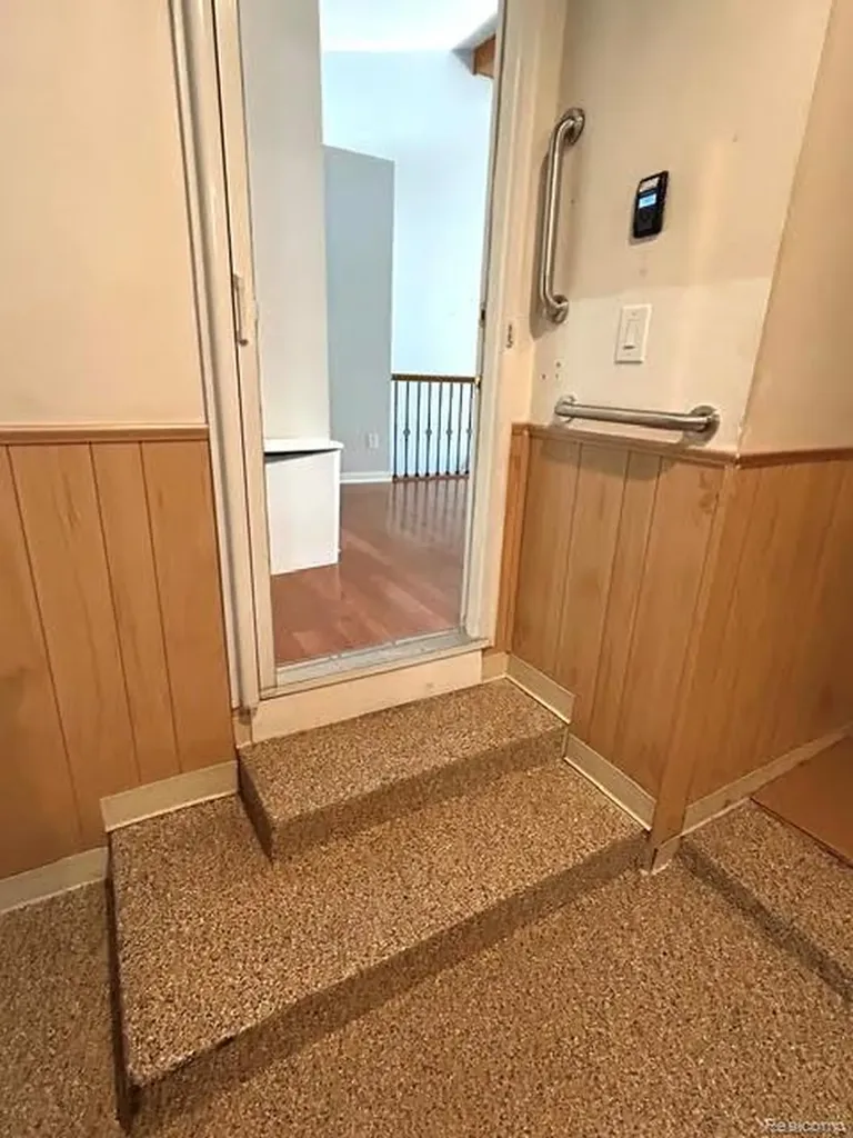 20557 Longwood Drive Clinton Charter Township MI 48038