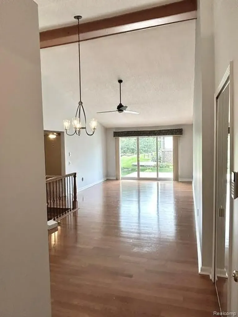 20557 Longwood Drive Clinton Charter Township MI 48038