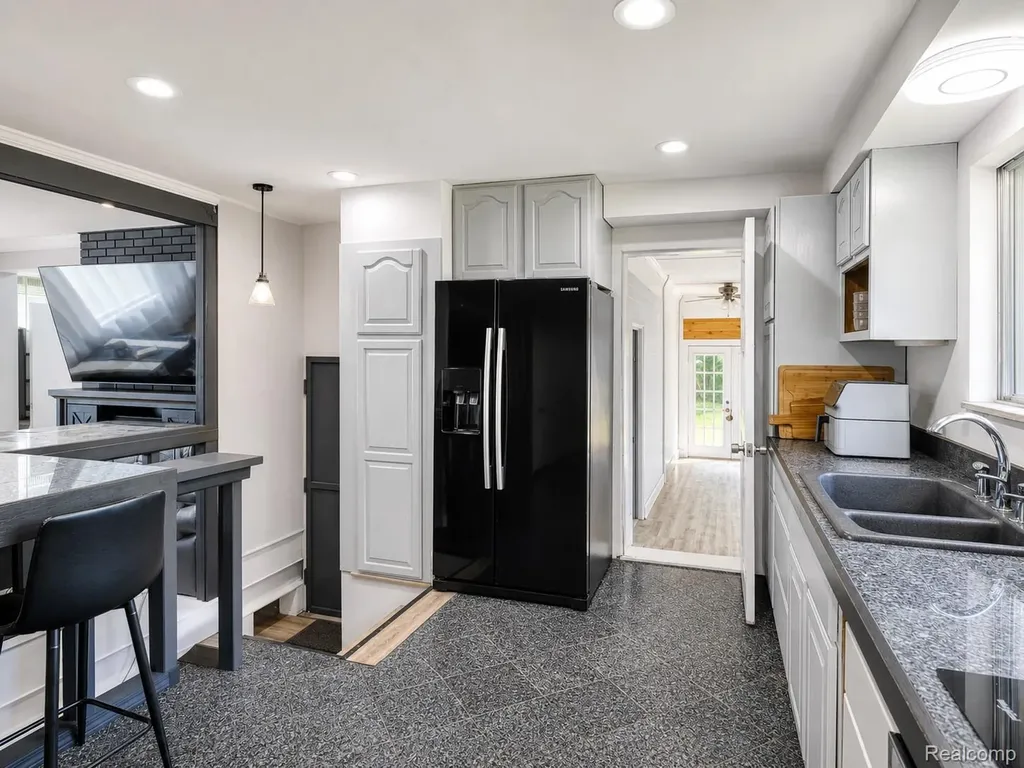 46495 North Avenue Macomb Township MI 48042
