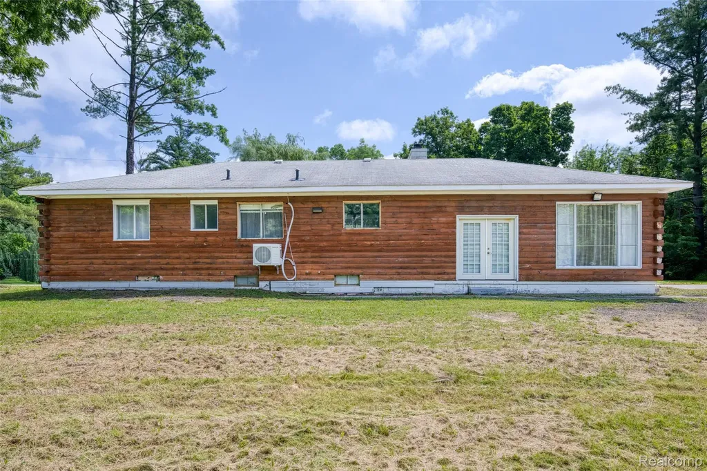 46495 North Avenue Macomb Township MI 48042
