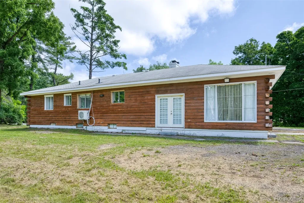 46495 North Avenue Macomb Township MI 48042