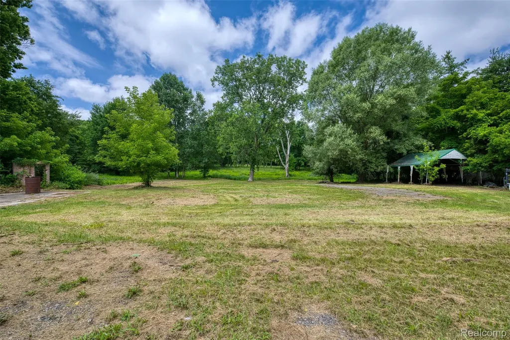 46495 North Avenue Macomb Township MI 48042