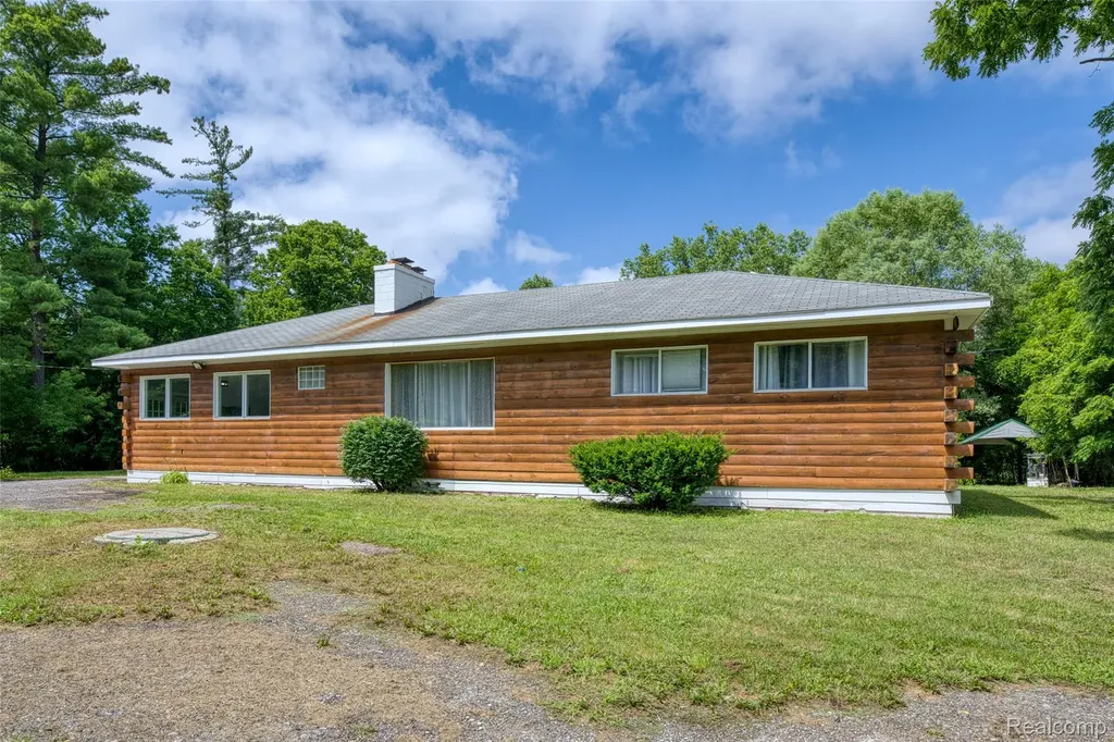 46495 North Avenue Macomb Township MI 48042