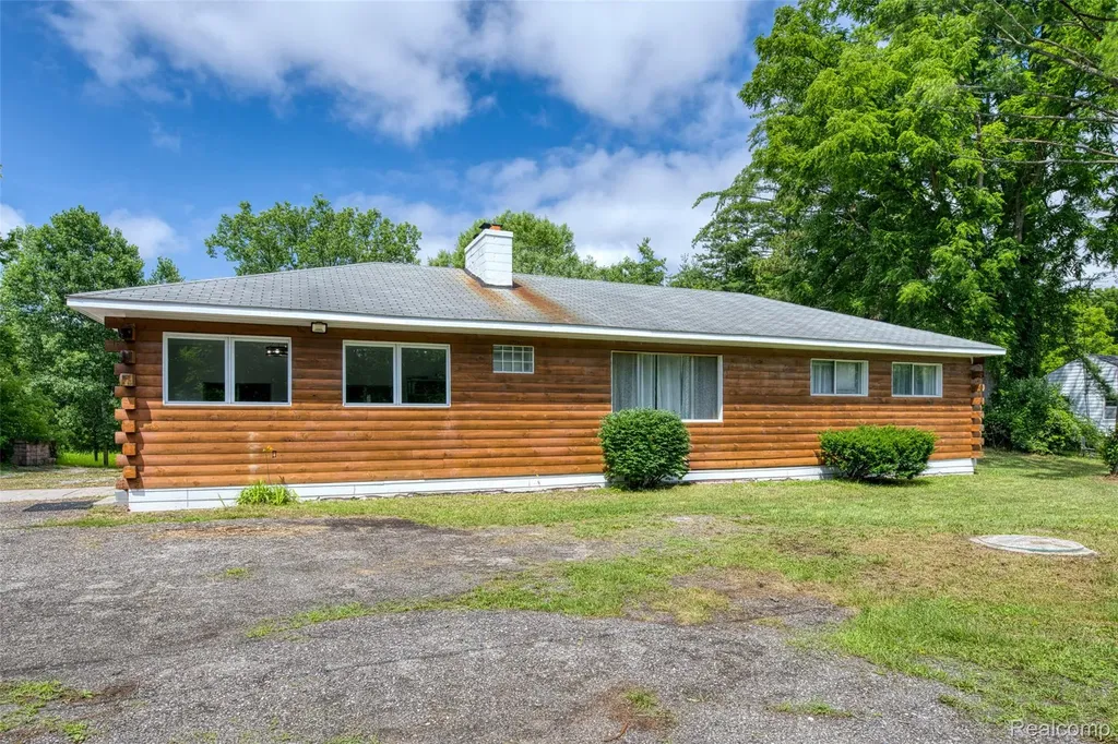 46495 North Avenue Macomb Township MI 48042