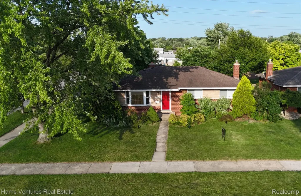 28482 Sutherland Drive Warren City MI 48088