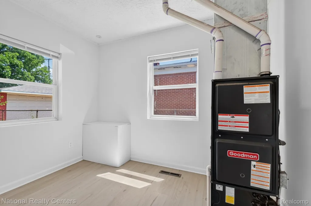 28544 Balmoral Street Garden City City MI 48135