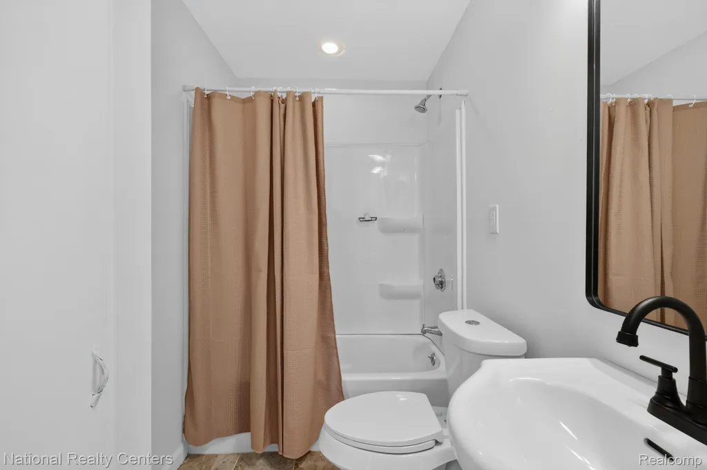 28544 Balmoral Street Garden City City MI 48135