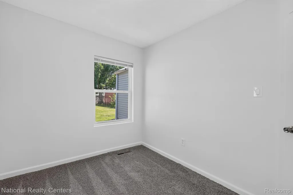 28544 Balmoral Street Garden City City MI 48135