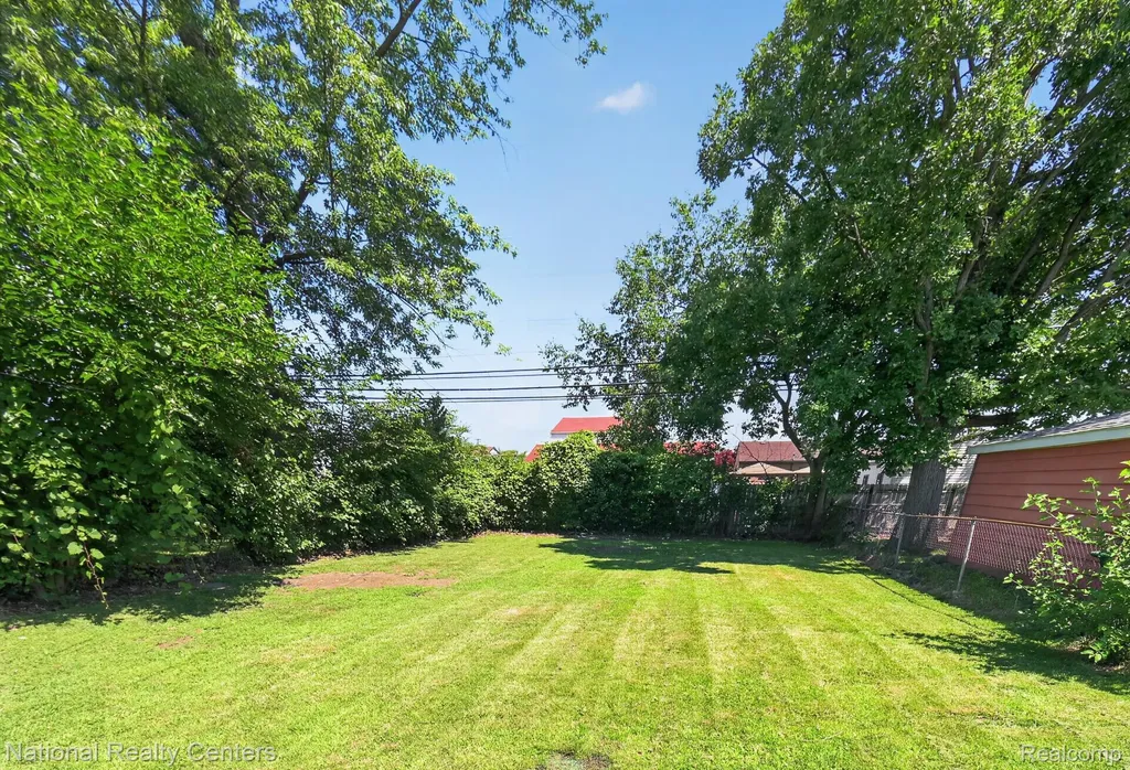 28544 Balmoral Street Garden City City MI 48135