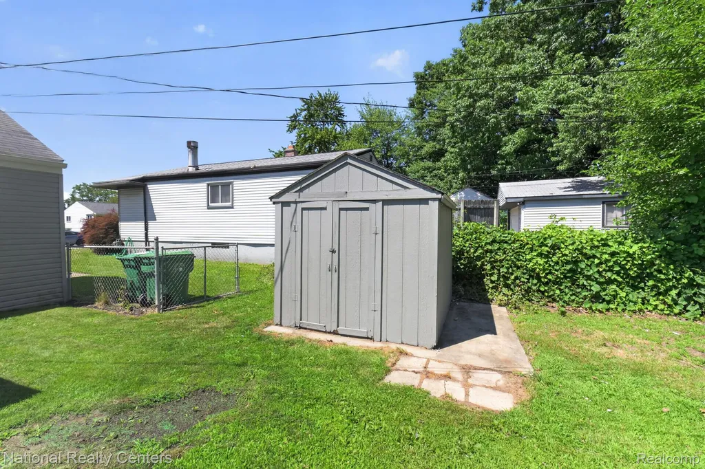 28544 Balmoral Street Garden City City MI 48135