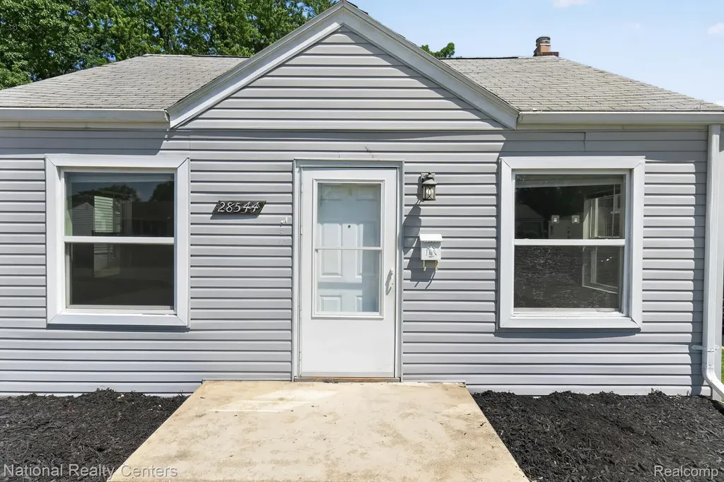 28544 Balmoral Street Garden City City MI 48135