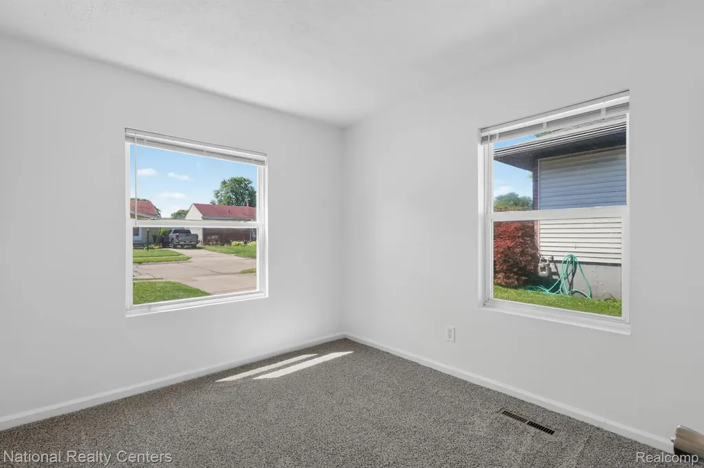 28544 Balmoral Street Garden City City MI 48135