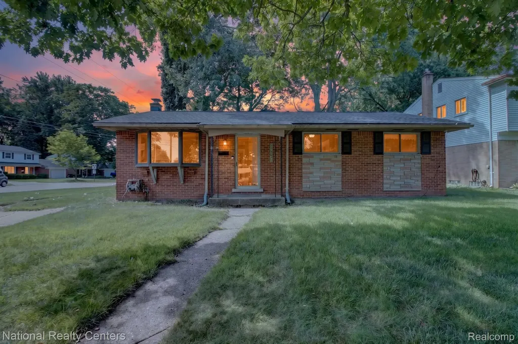 32405 Lyndon Street Livonia City MI 48154