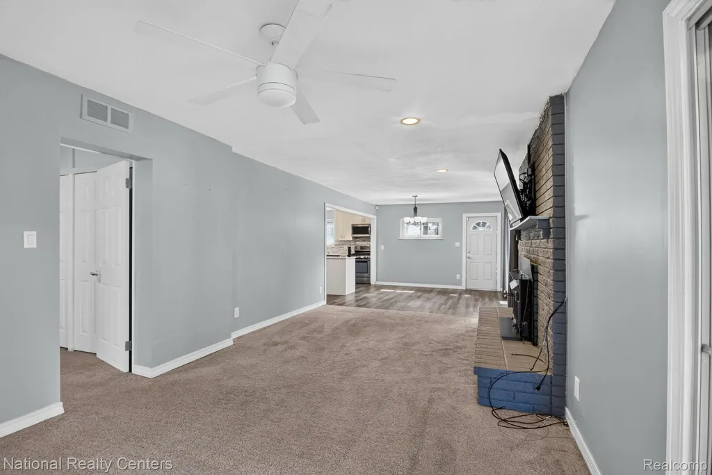 32405 Lyndon Street Livonia City MI 48154