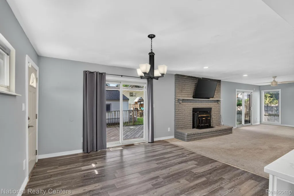 32405 Lyndon Street Livonia City MI 48154