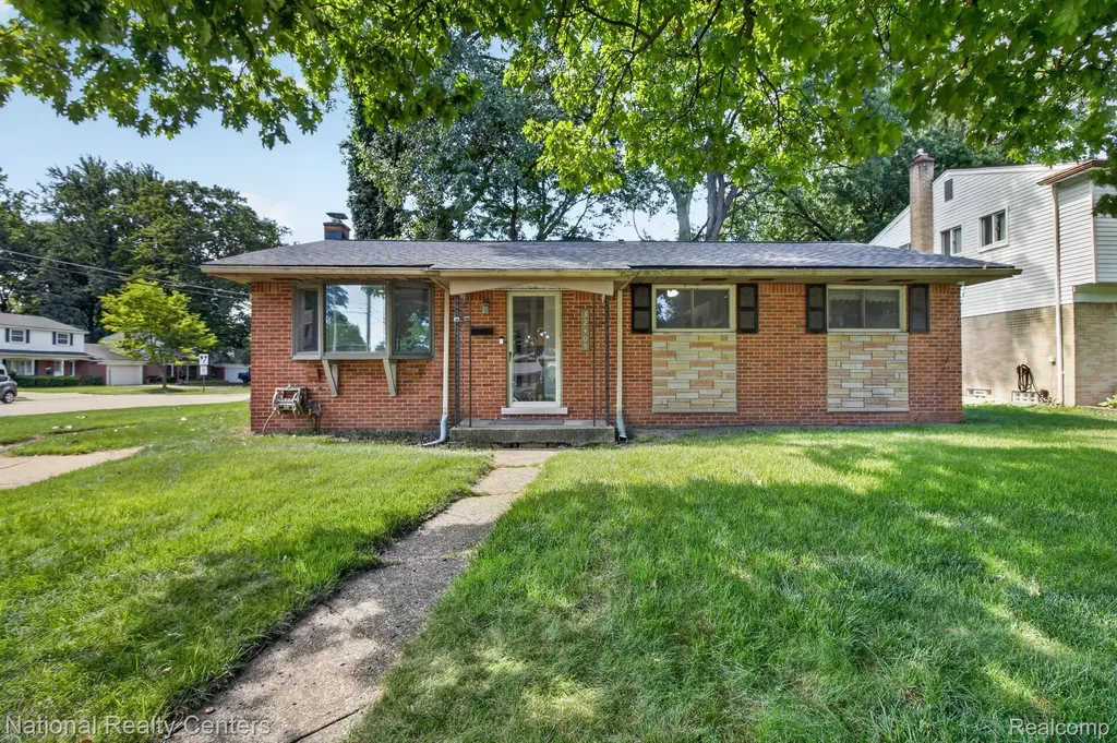32405 Lyndon Street Livonia City MI 48154