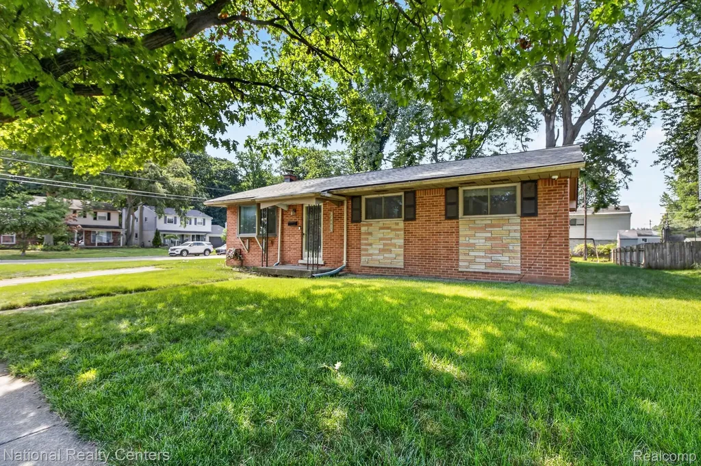 32405 Lyndon Street Livonia City MI 48154