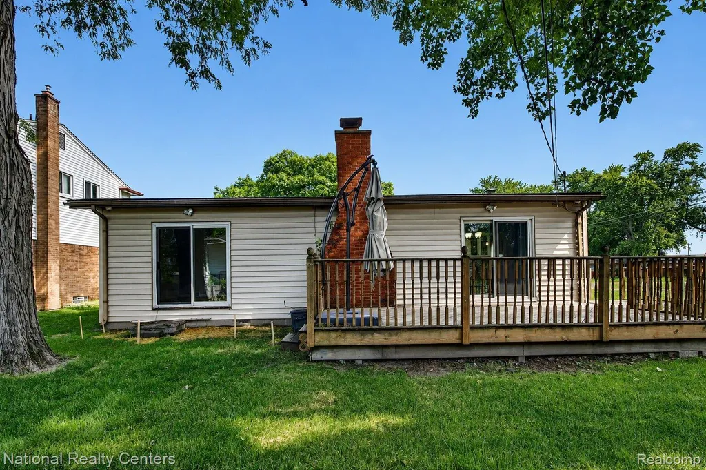32405 Lyndon Street Livonia City MI 48154