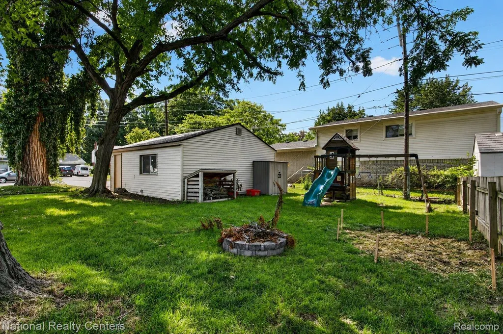 32405 Lyndon Street Livonia City MI 48154