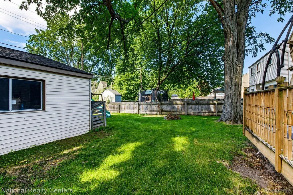 32405 Lyndon Street Livonia City MI 48154