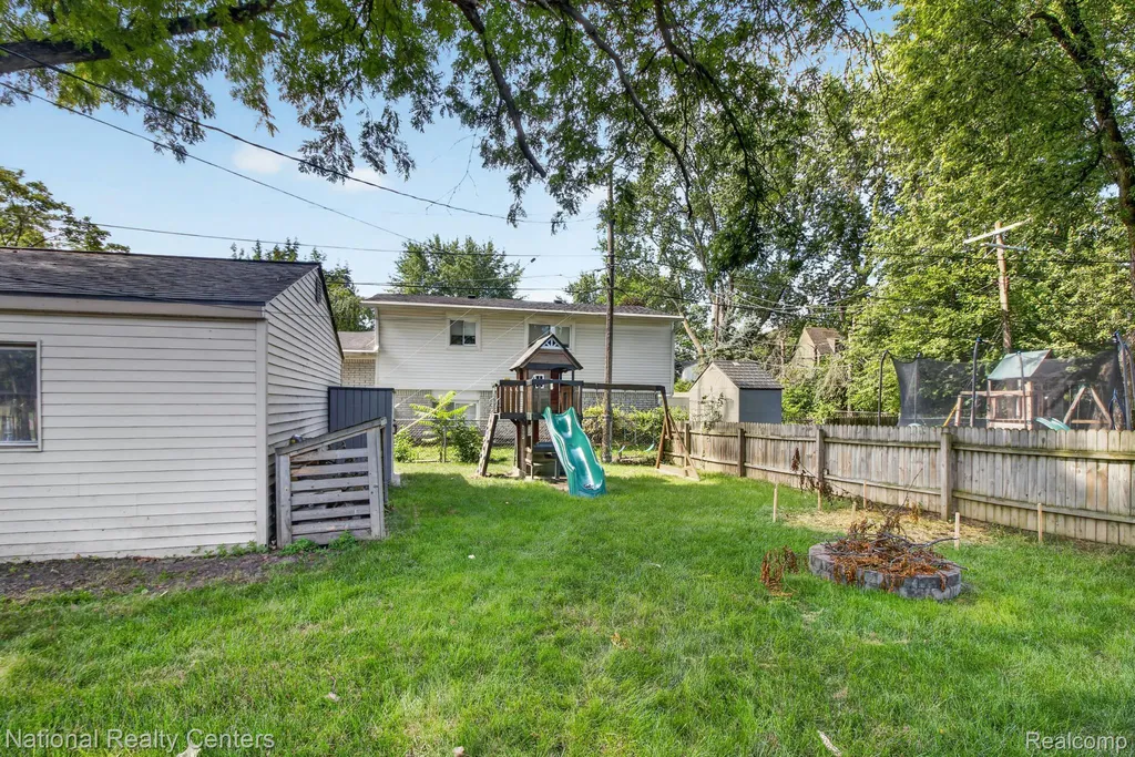 32405 Lyndon Street Livonia City MI 48154