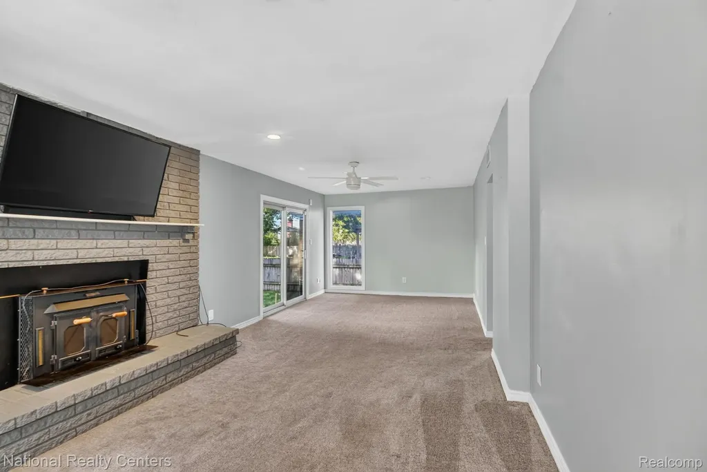 32405 Lyndon Street Livonia City MI 48154