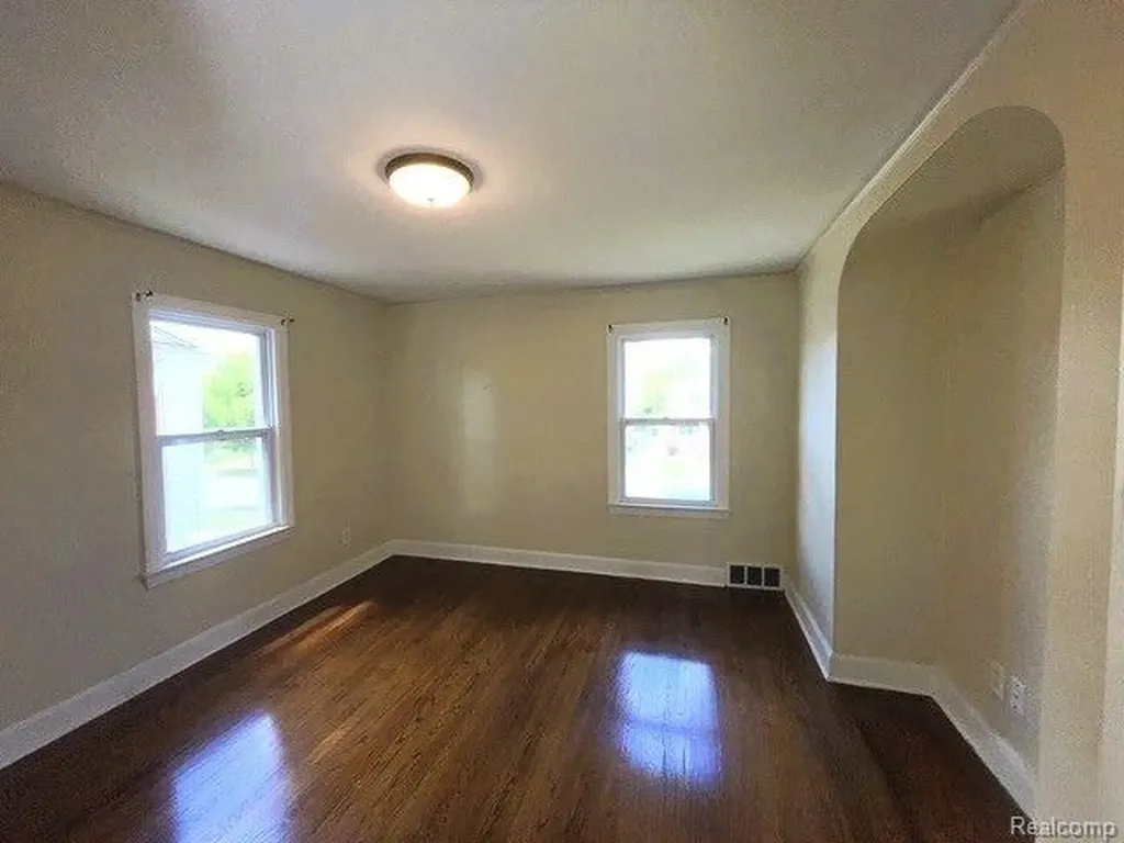 16842 Greenview Avenue Detroit City MI 48219