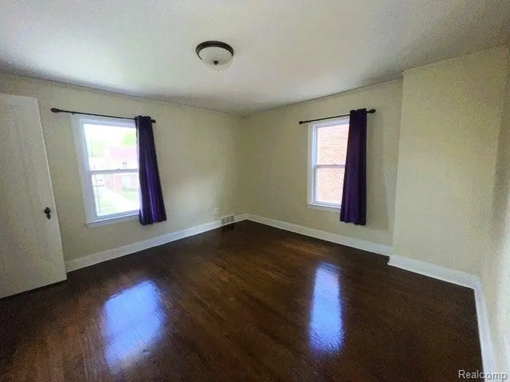 16842 Greenview Avenue Detroit City MI 48219