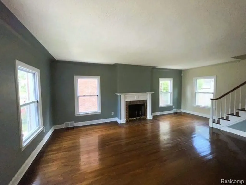 16842 Greenview Avenue Detroit City MI 48219