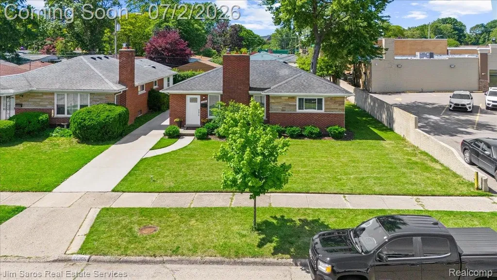 22306 Rosedale Street St. Clair Shores City MI 48080