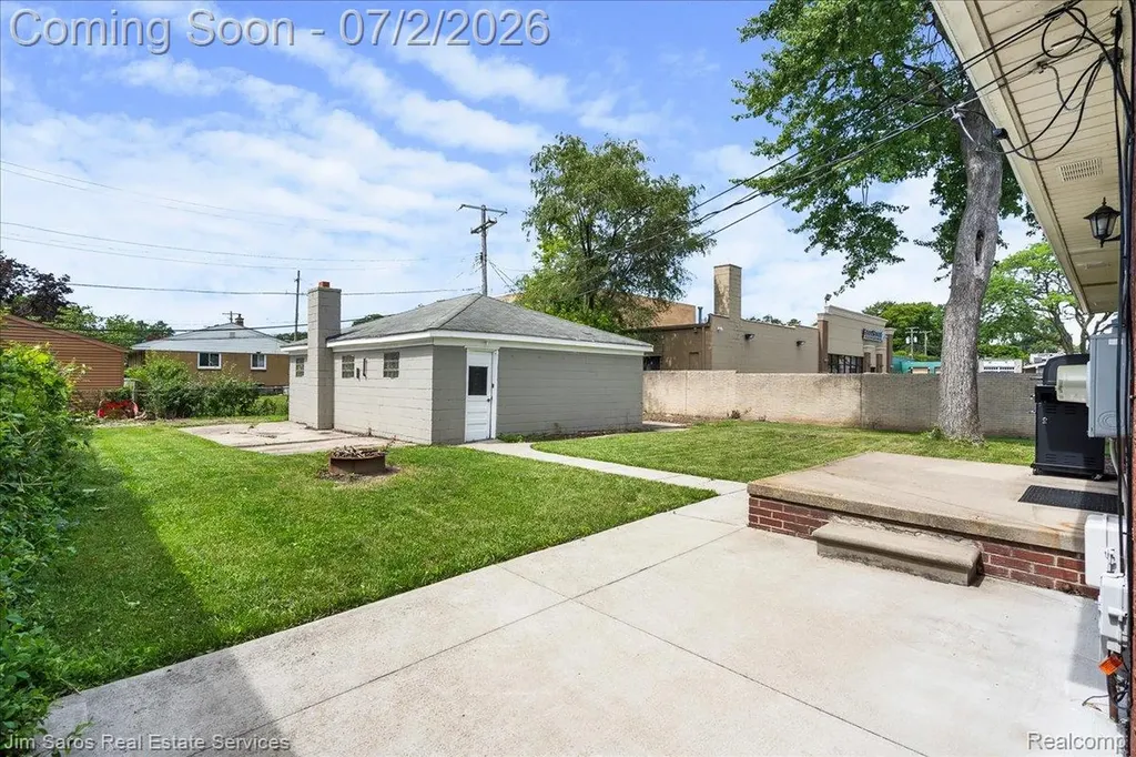 22306 Rosedale Street St. Clair Shores City MI 48080