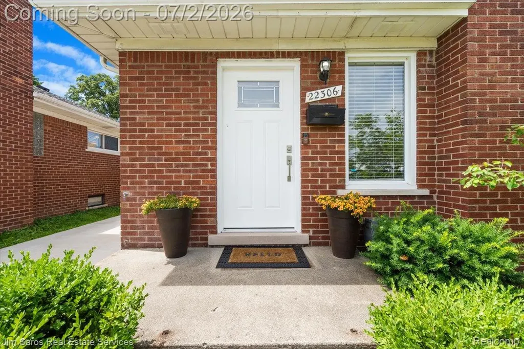 22306 Rosedale Street St. Clair Shores City MI 48080