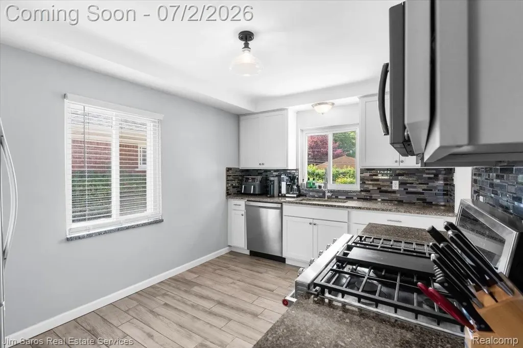 22306 Rosedale Street St. Clair Shores City MI 48080