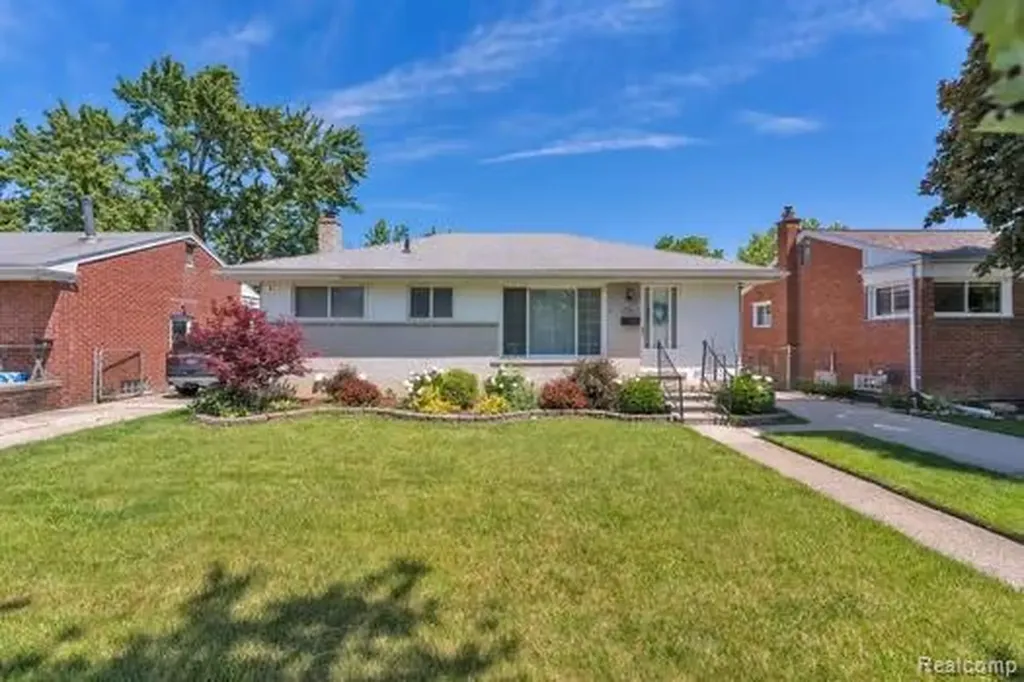 28430 Florence Street Garden City City MI 48135