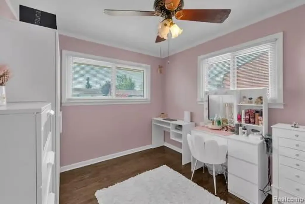 28430 Florence Street Garden City City MI 48135