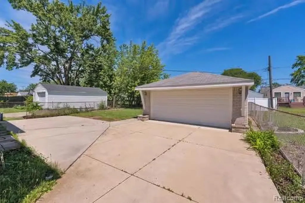 28430 Florence Street Garden City City MI 48135