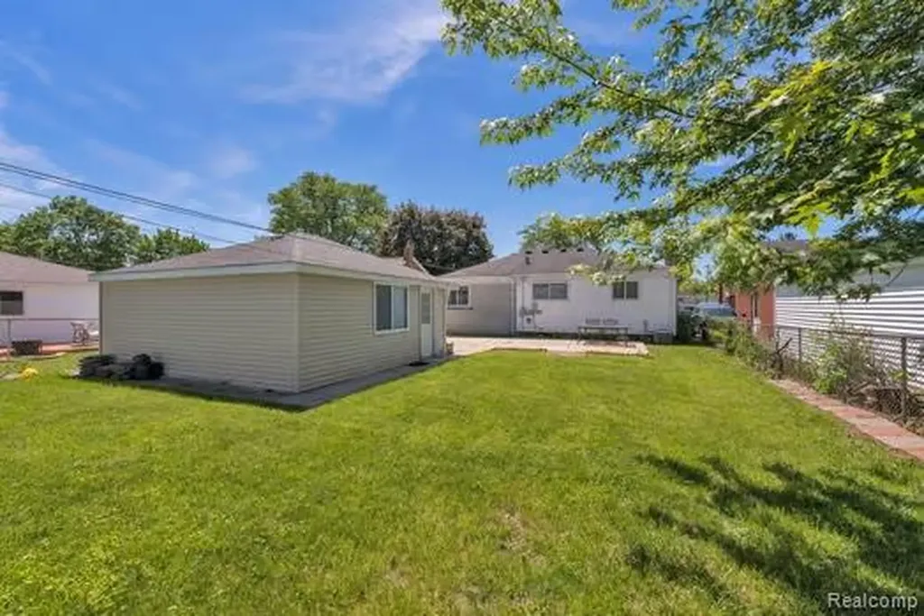 28430 Florence Street Garden City City MI 48135
