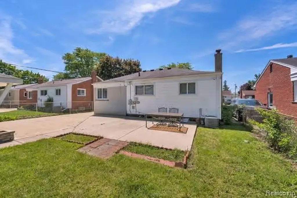 28430 Florence Street Garden City City MI 48135