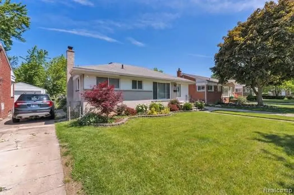28430 Florence Street Garden City City MI 48135