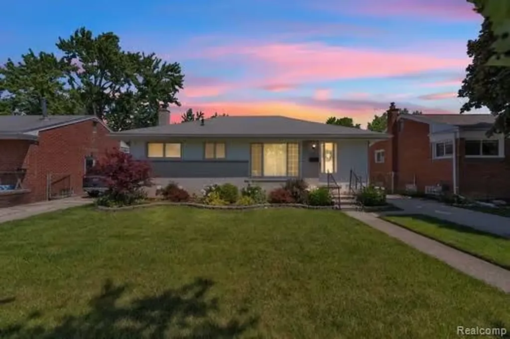 28430 Florence Street Garden City City MI 48135